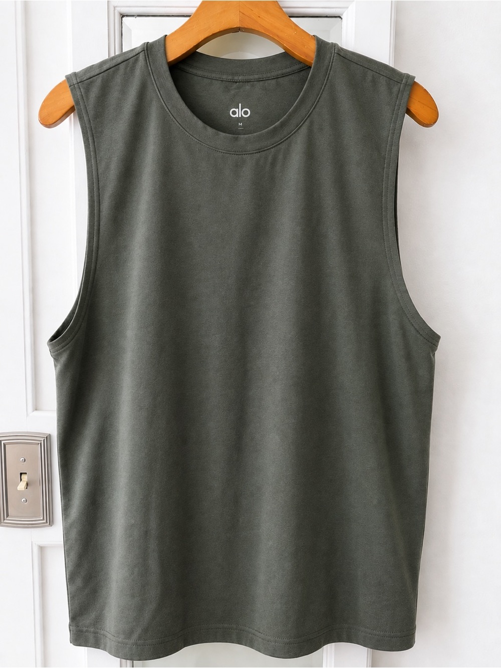 Alo Yoga Conquer Muscle Tank, Stealth Green, Men’s Medium